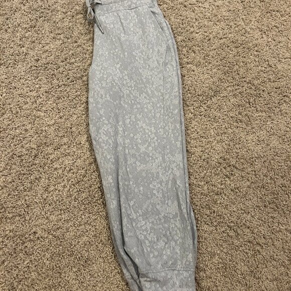Lululemon Ready to Rulu High-Rise Cropped Jogger - Picture 2 of 4
